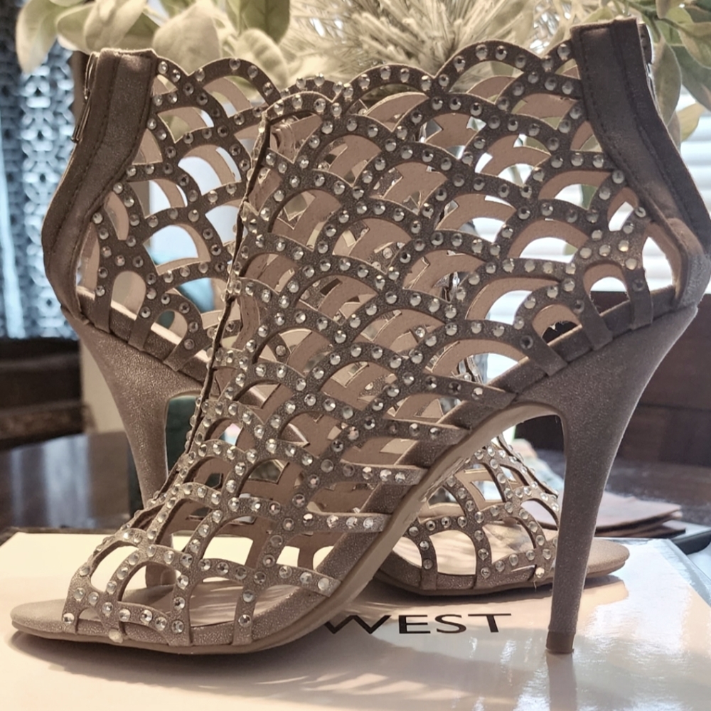 Nine West Rhinestone Evening Shoe Size 8.5M